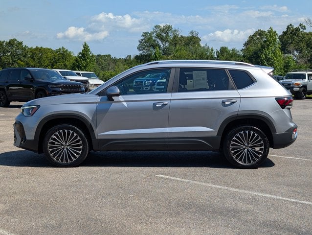 2025 Volkswagen Taos SE