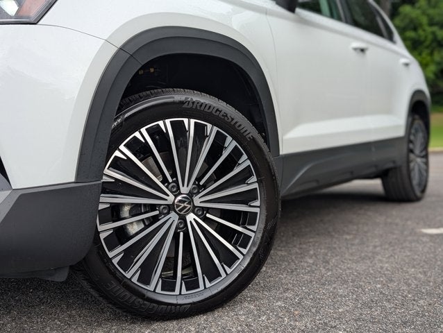 2025 Volkswagen Taos SE