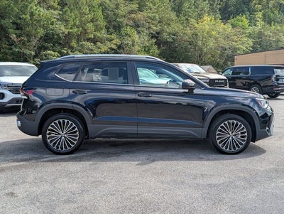 2025 Volkswagen Taos SE