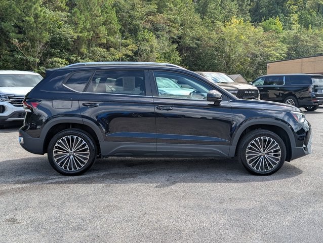 2025 Volkswagen Taos SE