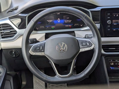 2025 Volkswagen Taos SE