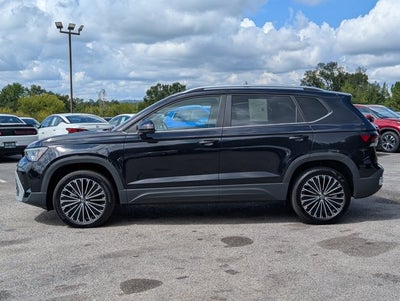 2025 Volkswagen Taos SE
