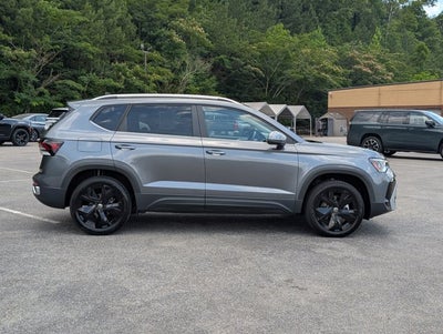 2025 Volkswagen Taos SE