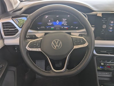 2025 Volkswagen Taos SE