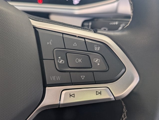 2025 Volkswagen Taos SE