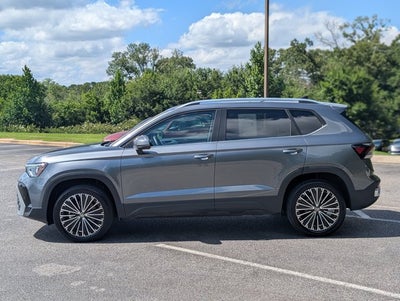 2025 Volkswagen Taos SE