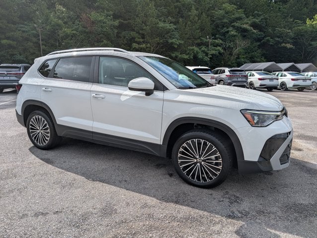 2025 Volkswagen Taos SE