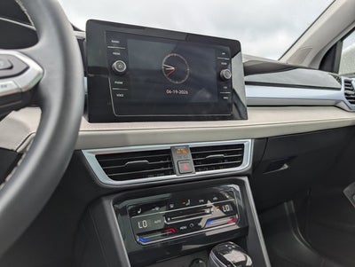 2025 Volkswagen Taos SE
