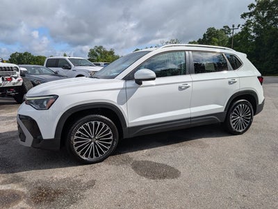 2025 Volkswagen Taos SE