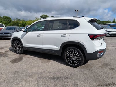 2025 Volkswagen Taos SE