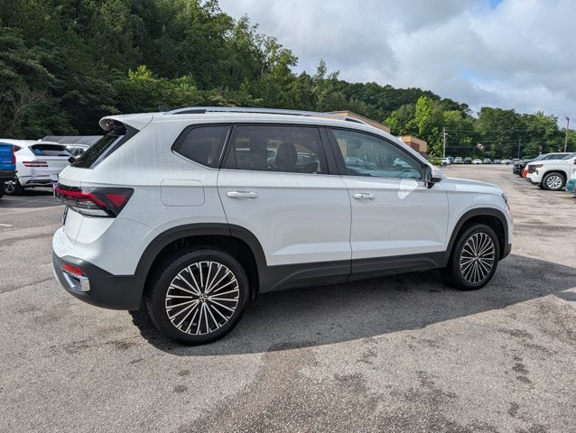 2025 Volkswagen Taos SE