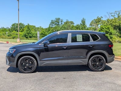 2025 Volkswagen Taos SE