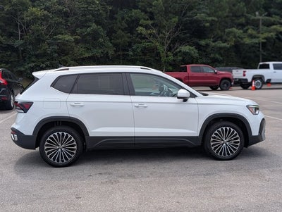 2025 Volkswagen Taos SE