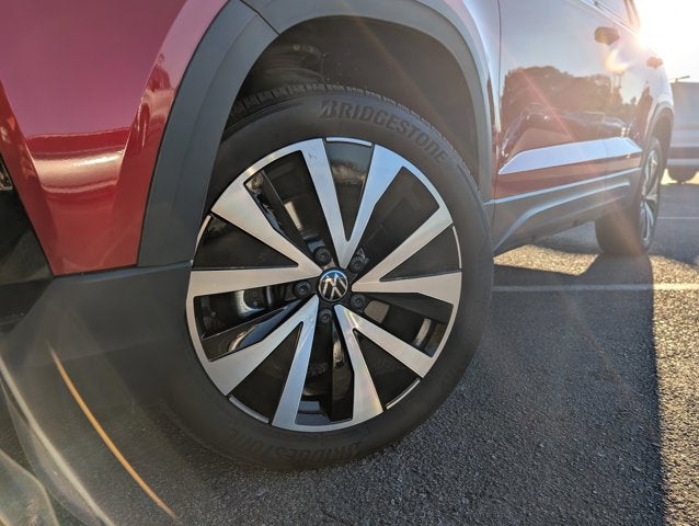 2024 Volkswagen Taos SE
