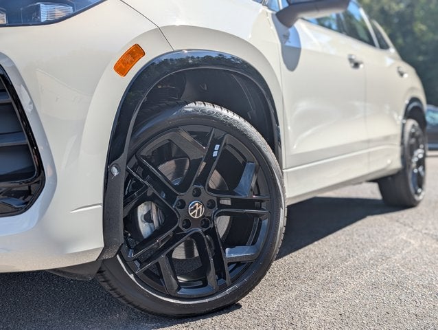 2025 Volkswagen Tiguan SE R-Line Black
