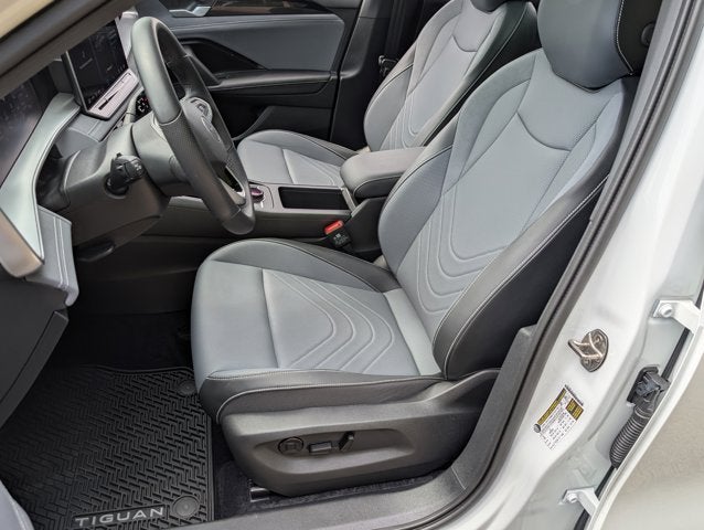 2025 Volkswagen Tiguan SE R-Line Black