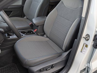 2024 Volkswagen Taos SE Black