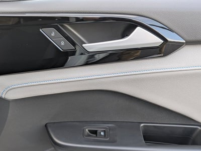 2024 Volkswagen Taos SE Black