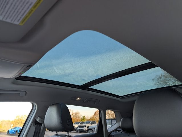 2024 Volkswagen Taos SE Black