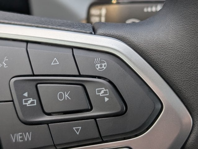 2024 Volkswagen Taos SE Black