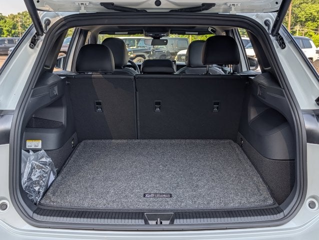 2025 Volkswagen Tiguan SEL R-Line