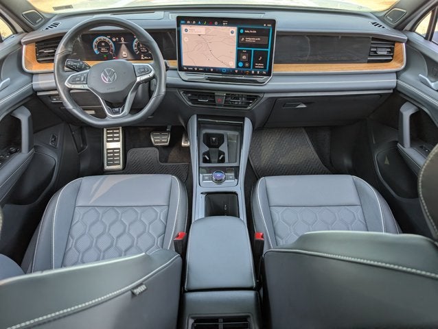 2025 Volkswagen Tiguan SEL R-Line