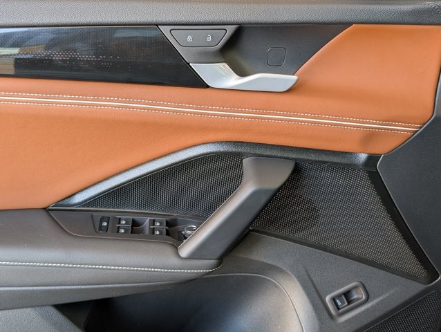 2025 Volkswagen Tiguan SEL R-Line