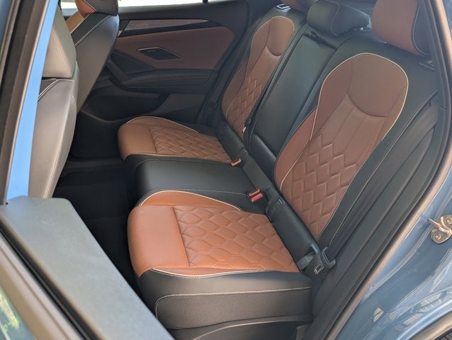 2025 Volkswagen Tiguan SEL R-Line
