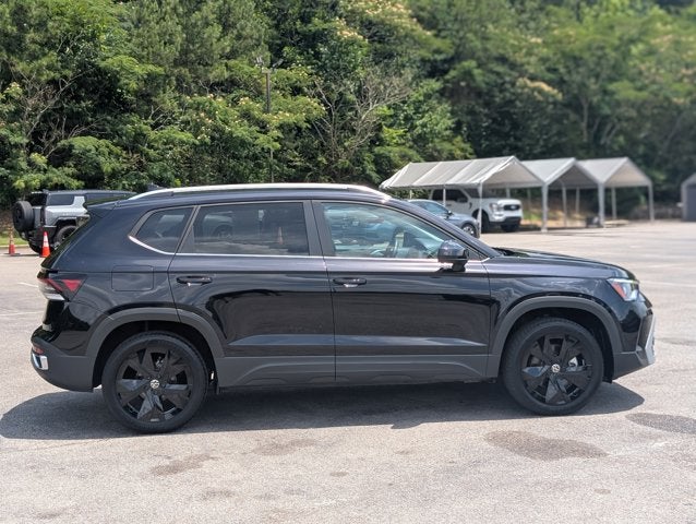 2025 Volkswagen Taos SE