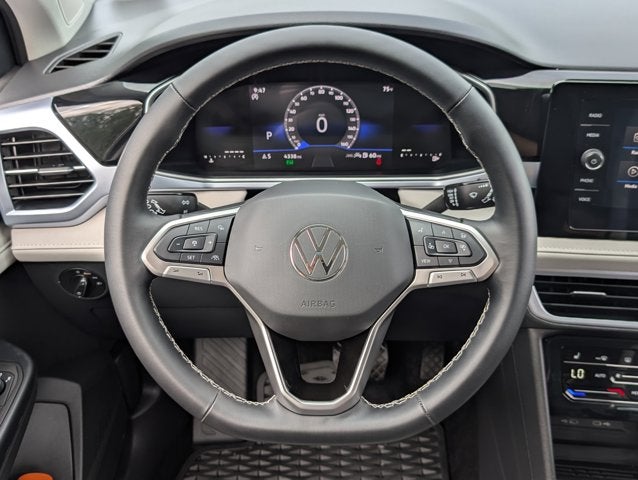 2025 Volkswagen Taos SE