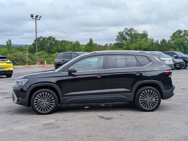 2025 Volkswagen Taos SE