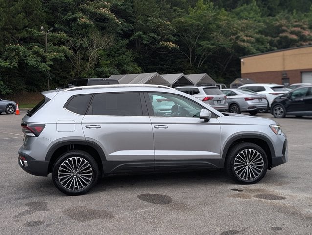 2025 Volkswagen Taos SE