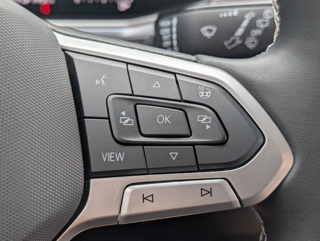 2025 Volkswagen Taos SE