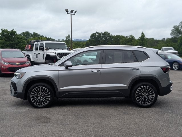 2025 Volkswagen Taos SE