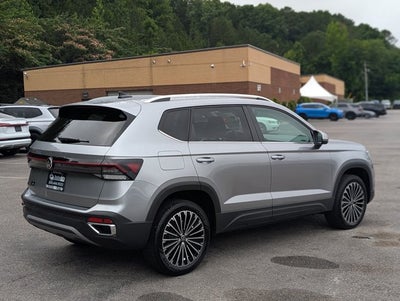 2025 Volkswagen Taos SE