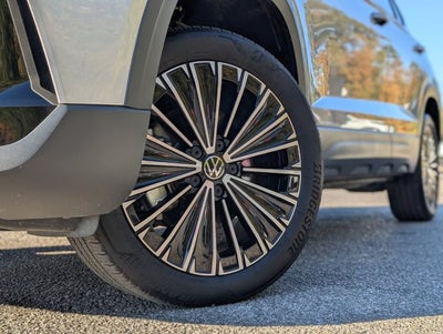 2025 Volkswagen Taos SE