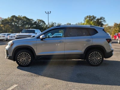 2025 Volkswagen Taos SE