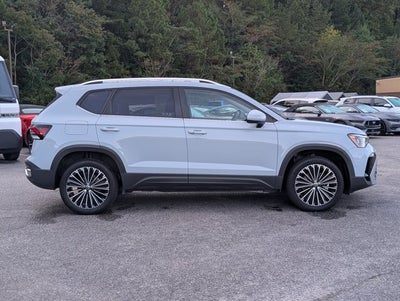 2025 Volkswagen Taos SE