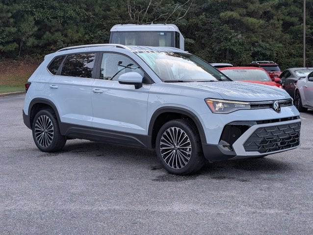 2025 Volkswagen Taos SE