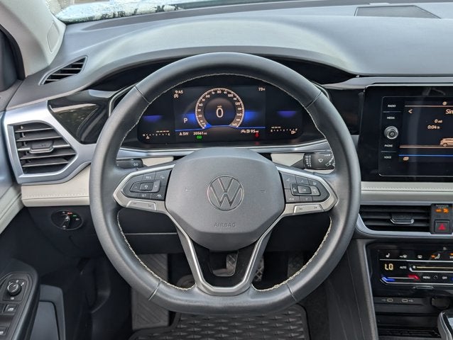 2025 Volkswagen Taos SE