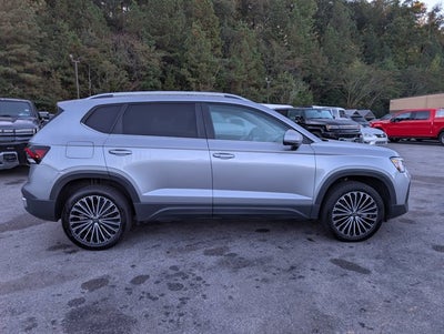 2025 Volkswagen Taos SE