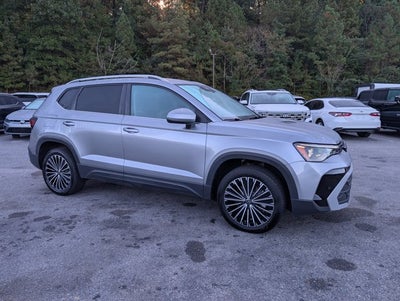 2025 Volkswagen Taos SE