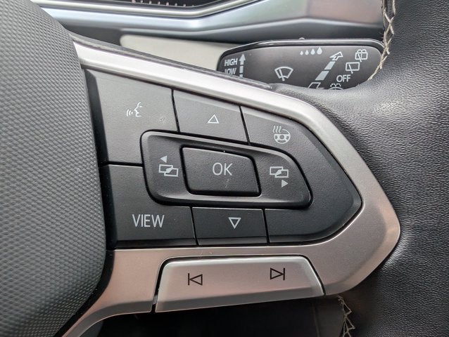 2025 Volkswagen Taos SE