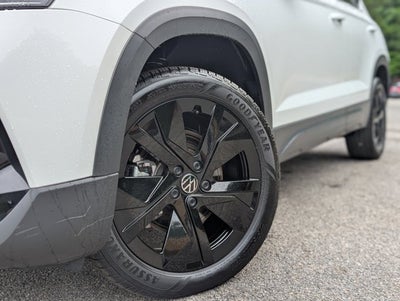 2025 Volkswagen Taos SE
