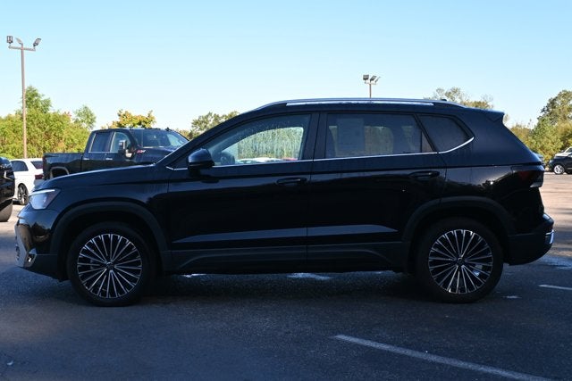 2025 Volkswagen Taos SE