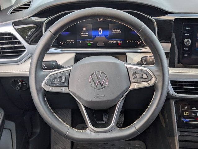 2025 Volkswagen Taos SE