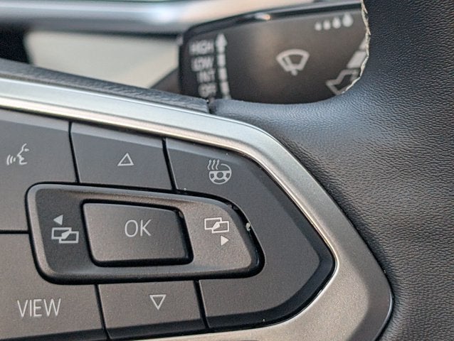 2025 Volkswagen Taos SE
