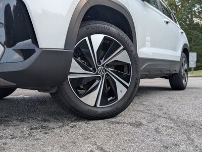 2025 Volkswagen Taos SE