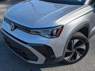 2025 Volkswagen Taos SE