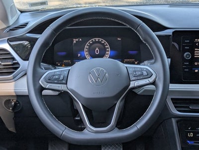 2025 Volkswagen Taos SE